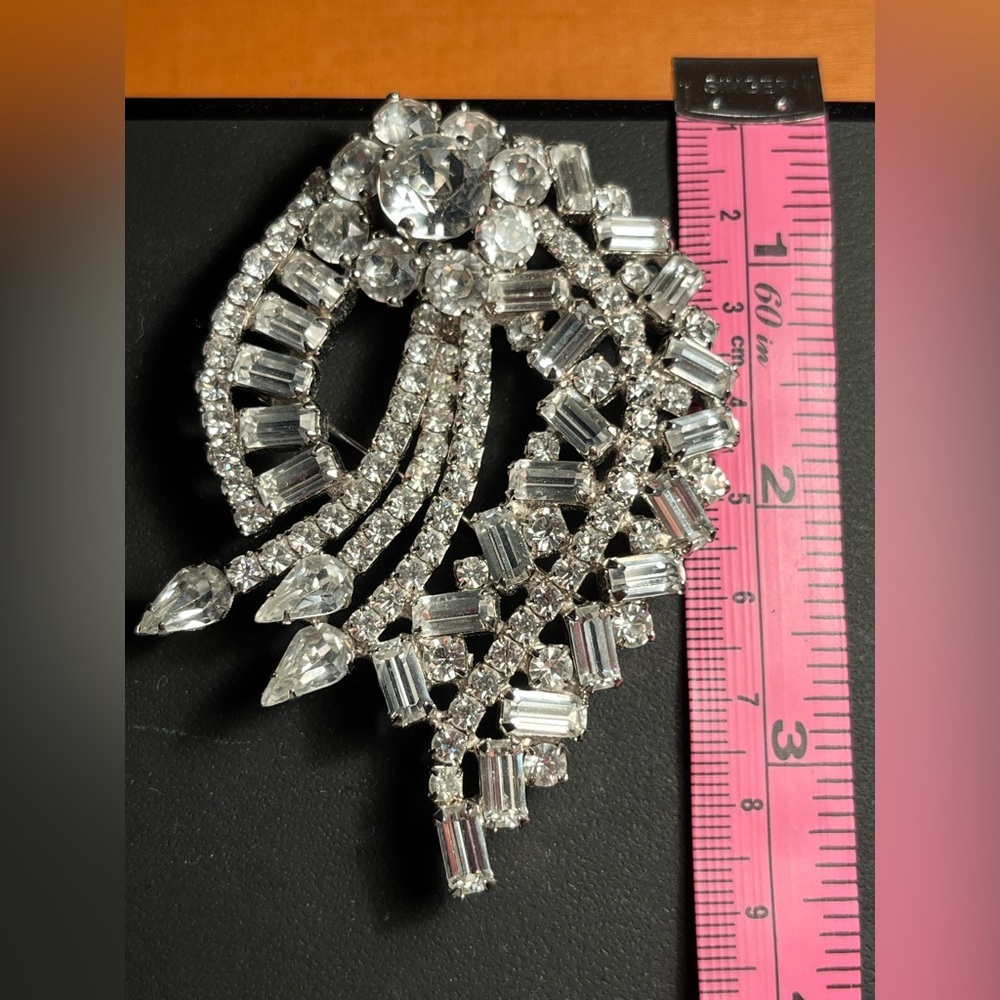 ELEGANT VINTAGE WEISS 1950s ERA RHINESTONE Brooch 💎💎💎💎💎💎💎💎💎💎💎💎💎💎💎💎💎💎💎 - Picture 4 of 7